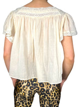 Blusa Con Encaje y Pliegues