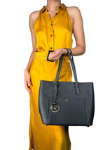 Cartera Jet Set Medium Snap Pocket