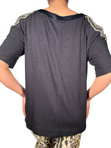 Polera Aplicaciones en Hombro