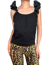 Blusa negra con vuelos