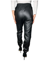 Pantalón Tachas Cuero