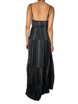 Vestido Costuras Decorativas