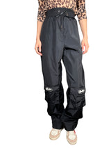 Pantalón Cargo Nylon