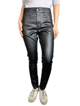 Pantalón Coating Engomado