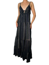 Vestido Costuras Decorativas