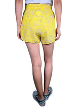 Short Amarillo Estampado