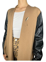 Cardigan Mangas Cuero