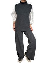 Set Gris tejido sin mangas.