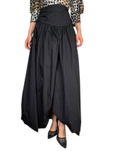 Falda Cranberry x Basement