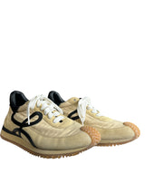 Zapatilla Flow Runner In Nylon and Suede