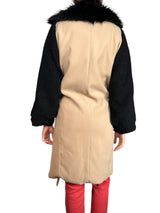 Abrigo Beige Mangas Negras