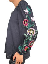 Polera Mangas Bordadas