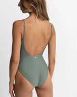 One Piece Classic Minimal