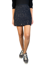 Falda Mini Con Aplicaciones