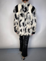 Abrigo Black and White