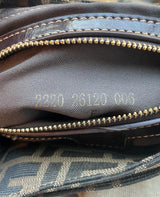 Cartera Monogram