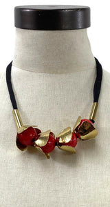 Collar Rojo y Dorado