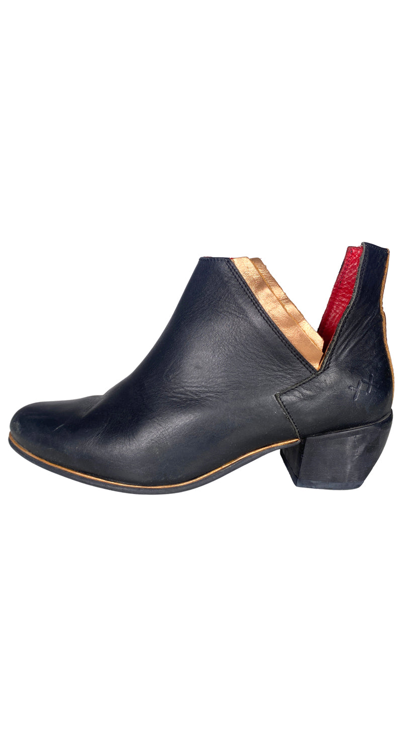 Botines Cuero Negro BESTIAS – Market People