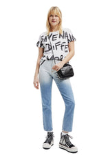 Polera Desigual Texto Manifiesto Blanco - Calce Regular