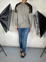 Polera Gris Manga Larga Encaje