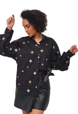 Blusa Colcci Loose Bordada Negro - Calce Holgado