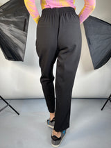 Pantalón Negro Con Apliques