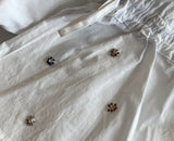 Blusa Blanca Aplicaciones