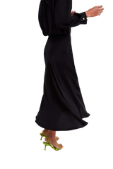 Falda negra (5248375750791)