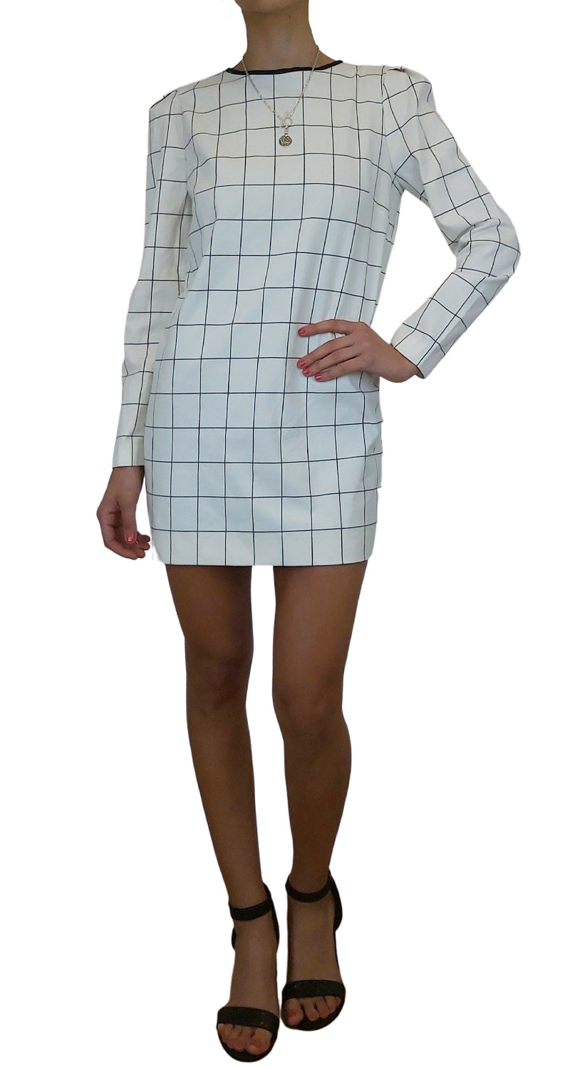 Vestido negro 2025 con cuadros blancos