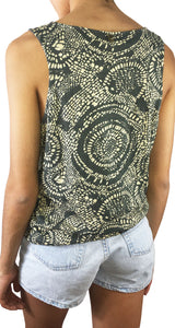 Polera Musculosa Estampada Bisutería