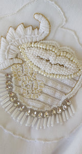 Blusa Blanca Bordado Beso