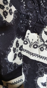 Blusa Paisley Blanco y Negro