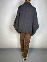 Sweater Gris Oscuro