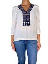 Blusa Blanca Cuello Bordado