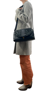 Cartera Relieve Negra