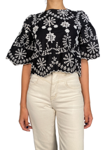 Polera Flores Bordada