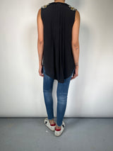 Blusa Aplicaciones Hombros