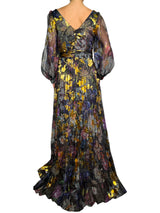 Vestido Plisado Detalles Dorados