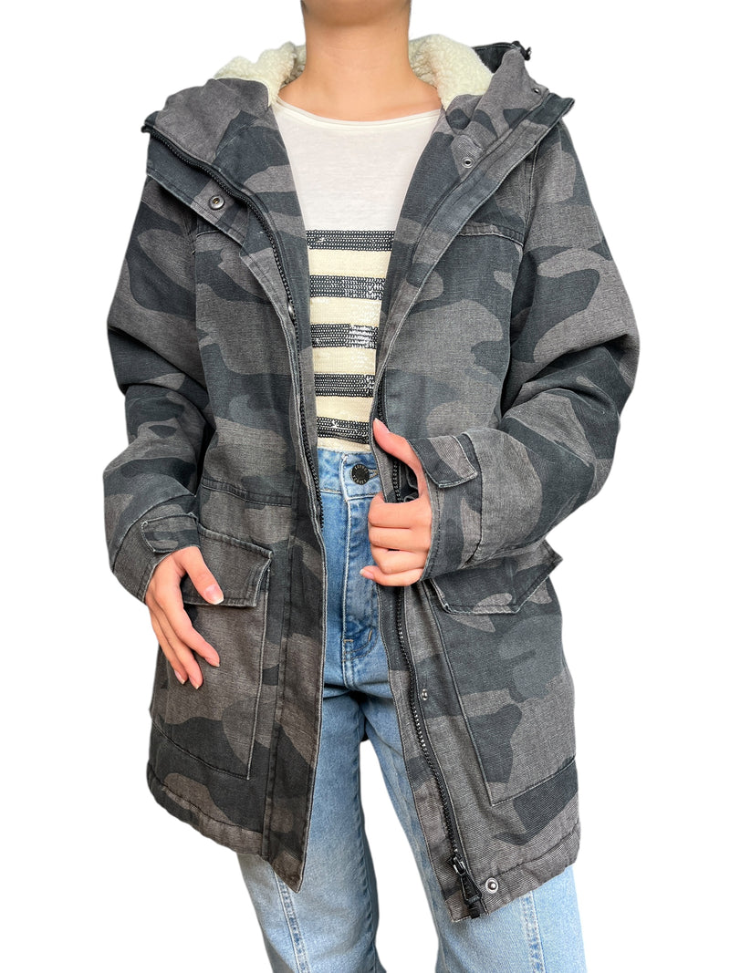 Abrigo Camuflaje Con Chiporro