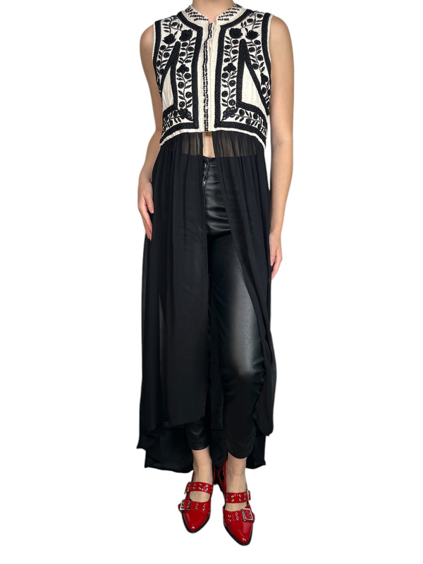 Kimono Bordado con Aplicaciones