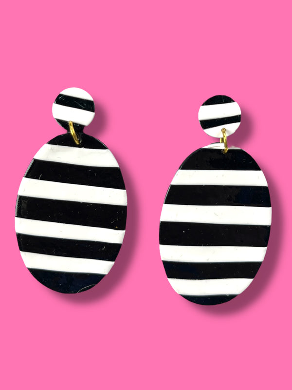 Aros Black and White