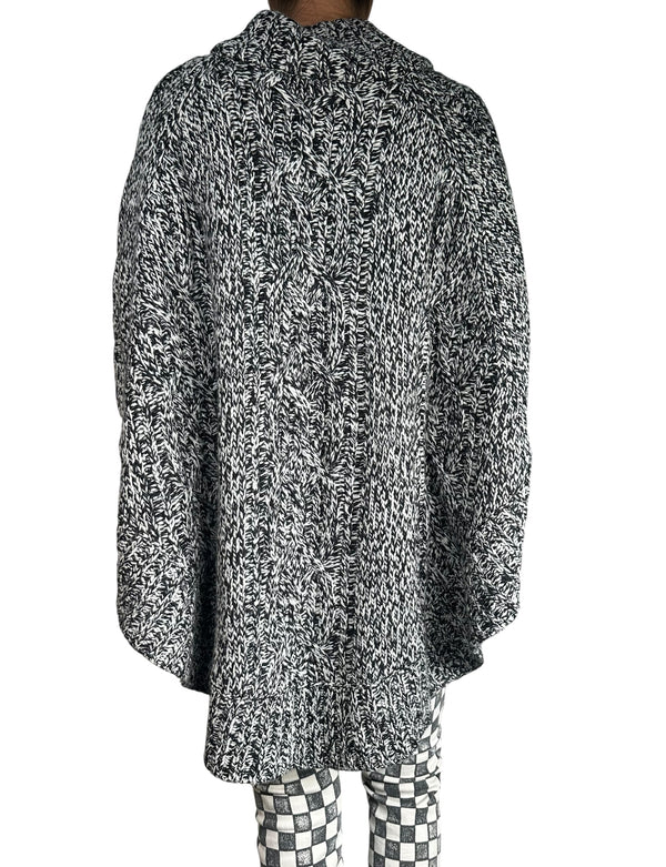 Sweater Blanco Con Negro