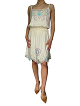 Vestido Flores Bordada