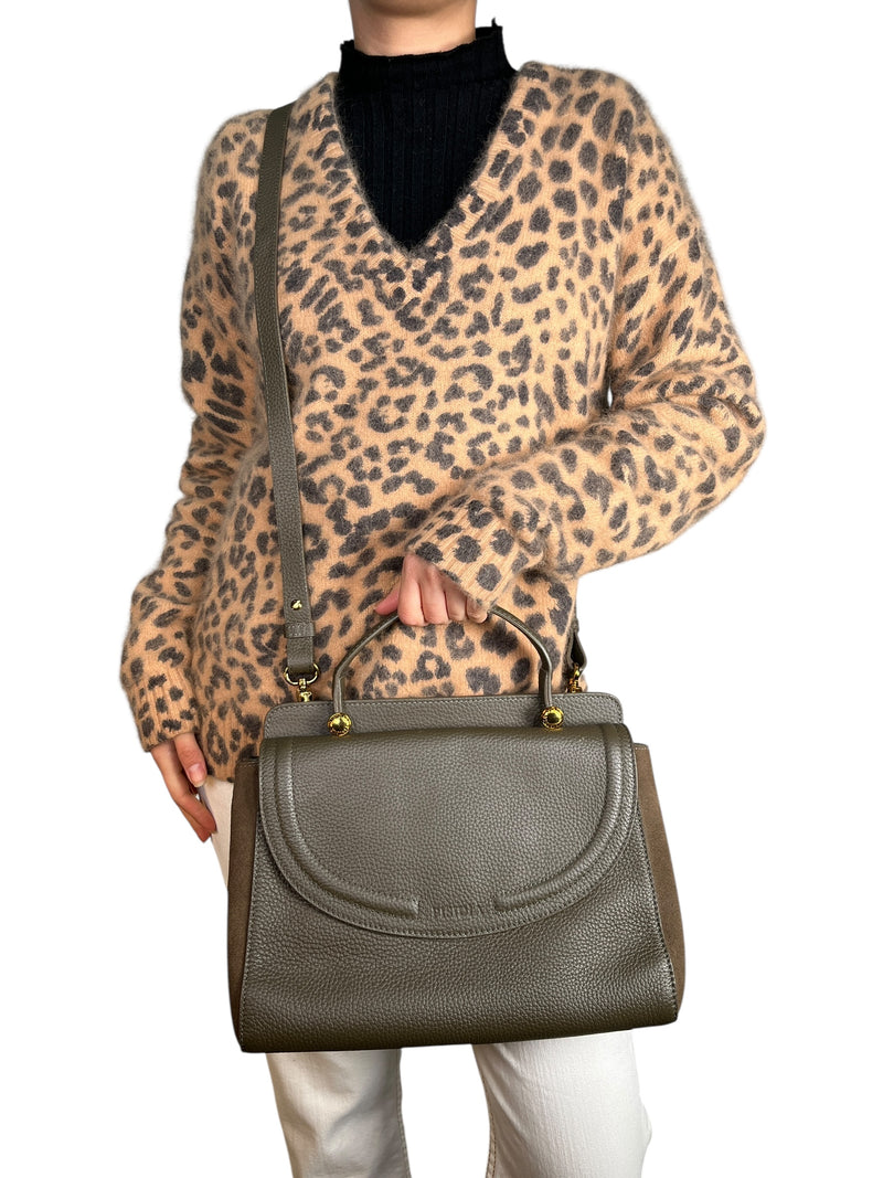 Cartera Gris