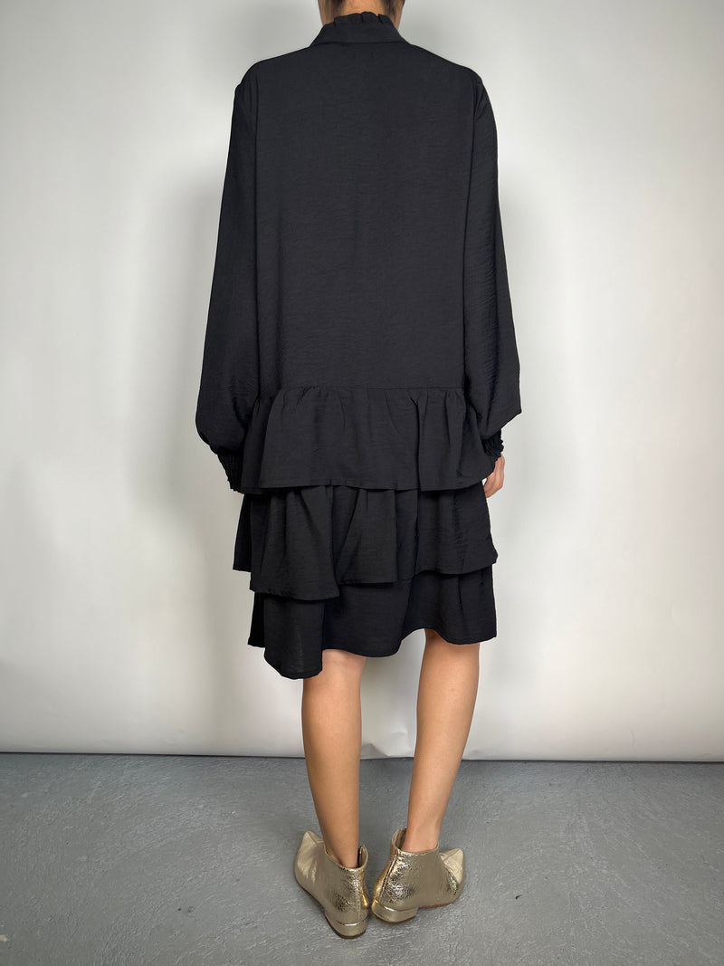 Vestido Negro Vuelos