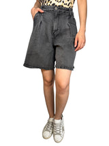 Short Noelia