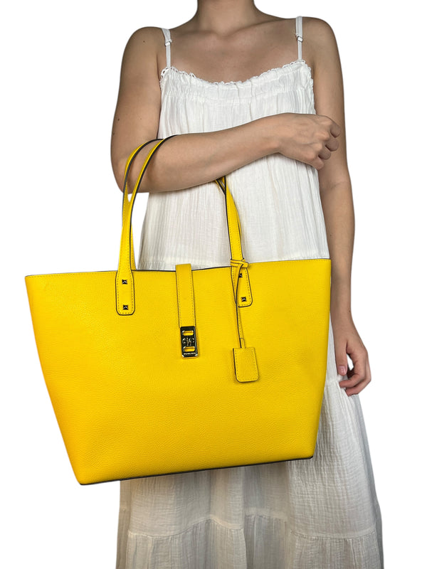 Cartera Karson