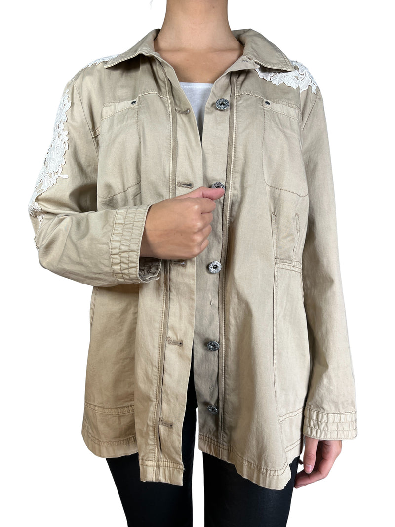 Chaqueta detalles bordados