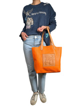 Cartera Logo Cuero