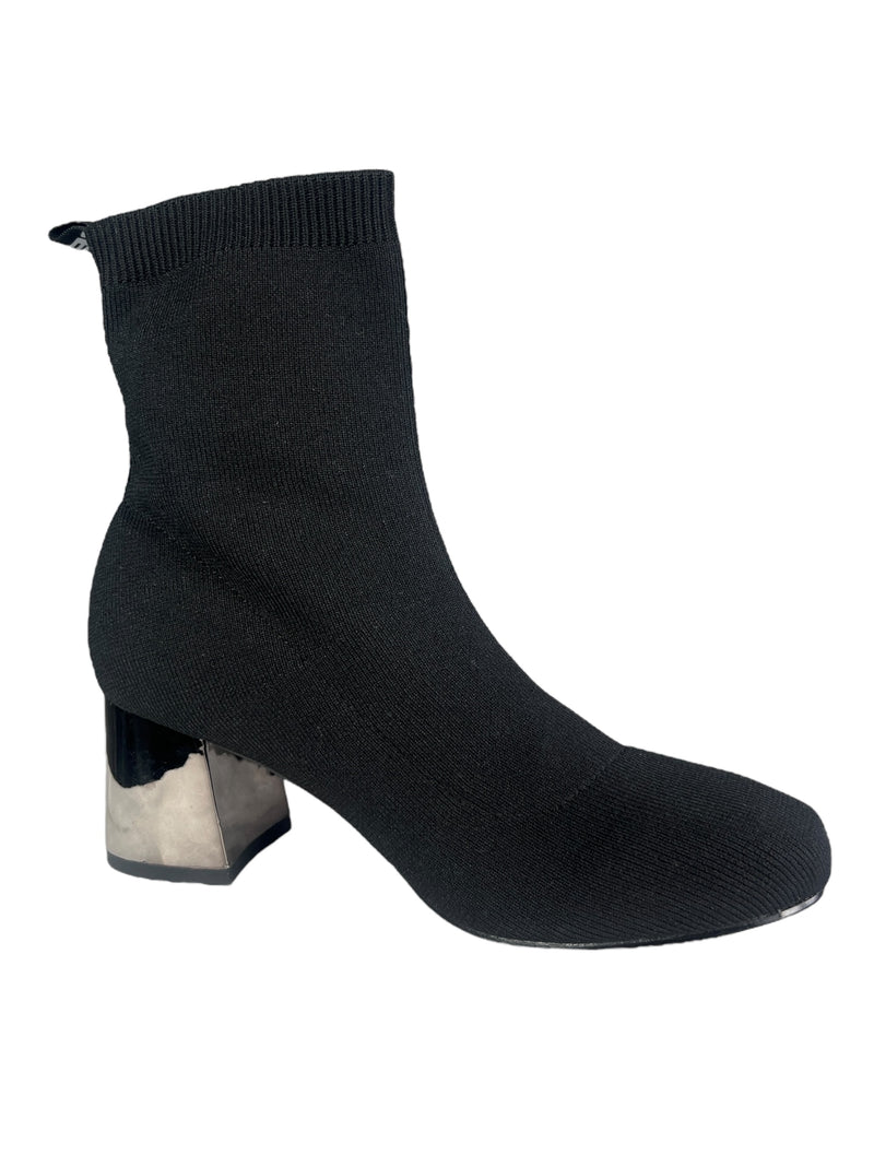 Botines Karl Lagerfeld x Falabella
